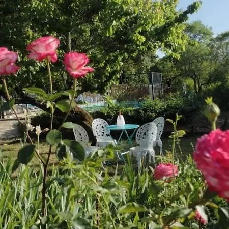 Дом отдыха Mas Des Traves Anduze Avec Piscine La Barriere